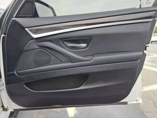 2016 Bmw 5 Series 528i Xdrive Sedan 4d - Image 30