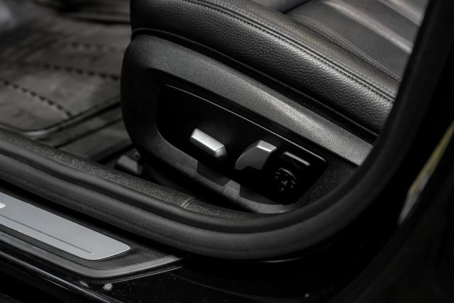 2018 Bmw 5 Series 530e Xdrive Iperformance Sedan 4d - Image 29