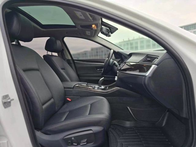 2016 Bmw 5 Series 528i Xdrive Sedan 4d - Image 11