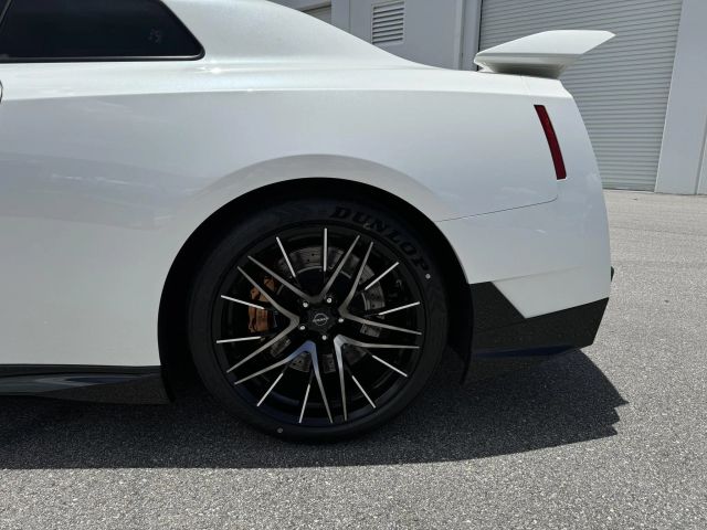 2024 Nissan Gt-r - Image 29