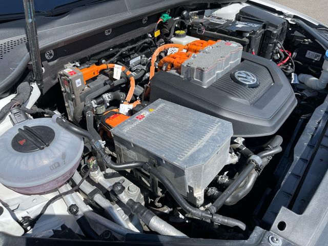 2016 Volkswagen E-golf - Image 12