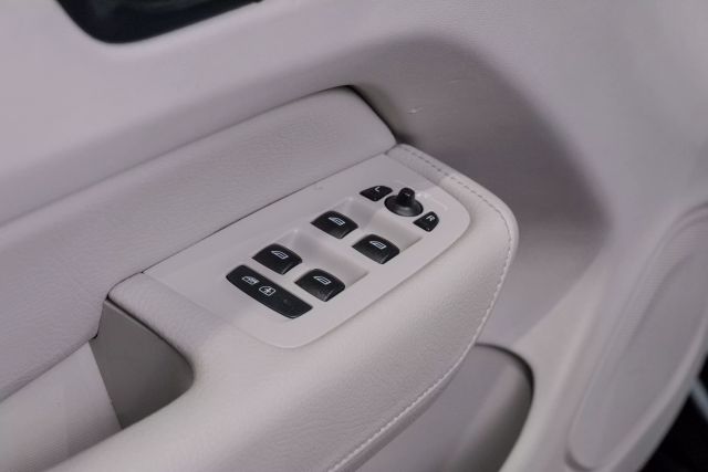 2018 Volvo Xc60 T5 Inscription Sport Utility 4d - Image 41