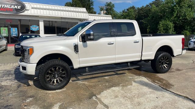 2019 Ford F250 Super Duty Crew Cab - Image 2