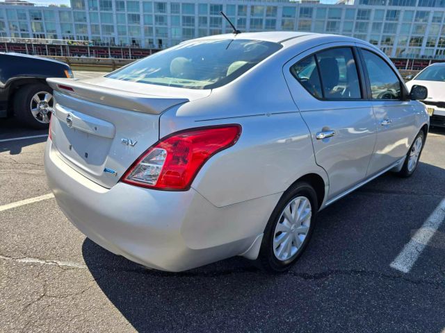 2013 Nissan Versa Sv Sedan 4d - Image 9