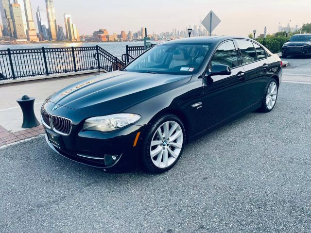 2011 Bmw 5 Series 535i Xdrive Sedan 4d - Image 3