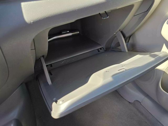 2013 Nissan Versa Sv Sedan 4d - Image 30