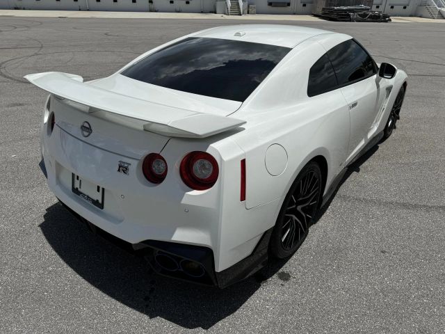 2024 Nissan Gt-r - Image 13