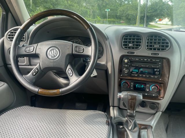2005 Buick Rainier - Image 8
