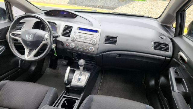 2010 Honda Civic - Image 17