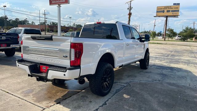 2019 Ford F250 Super Duty Crew Cab - Image 12