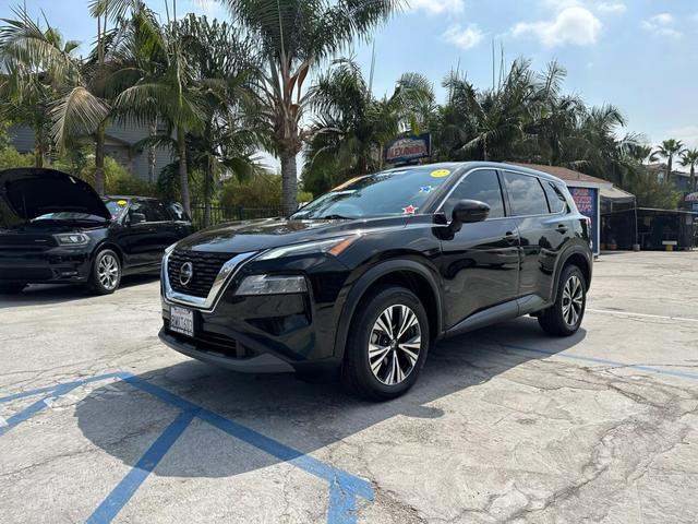 2021 Nissan Rogue SV photo 3