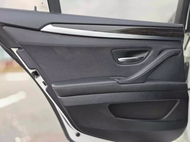 2016 Bmw 5 Series 528i Xdrive Sedan 4d - Image 31