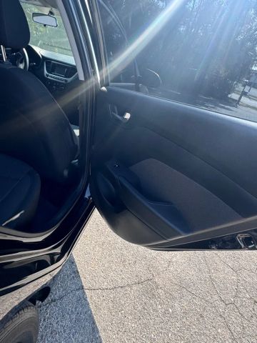 2018 Hyundai Accent Se Sedan 4d - Image 13