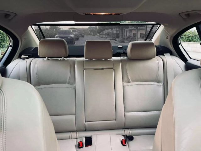 2011 Bmw 5 Series 535i Xdrive Sedan 4d - Image 19