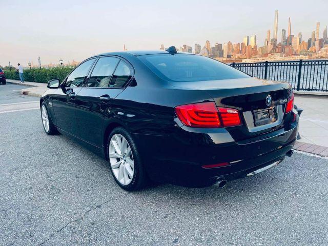 2011 Bmw 5 Series 535i Xdrive Sedan 4d - Image 5