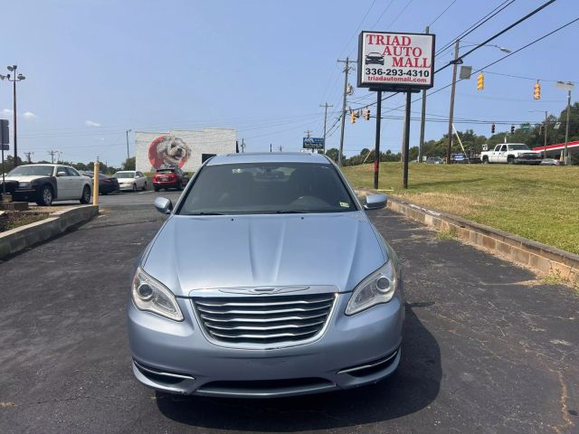 2012 Chrysler 200 - Image 3