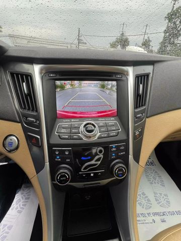 2013 Hyundai Sonata Hybrid Limited Sedan 4d - Image 16
