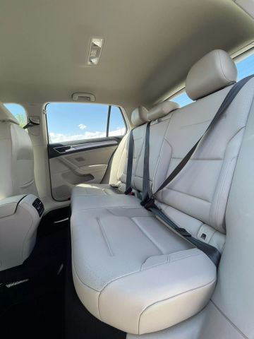 2016 Volkswagen E-golf - Image 21