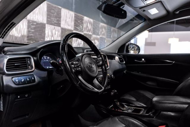 2016 Kia Sorento Ex Sport Utility 4d - Image 3