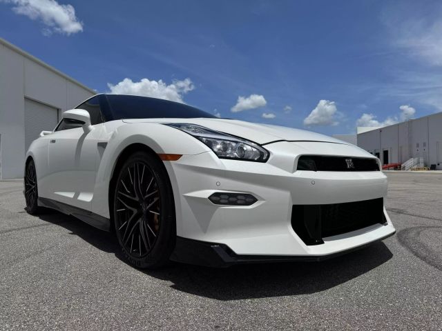 2024 Nissan Gt-r - Image 1