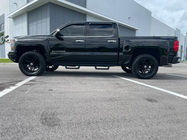 2015 Chevrolet Silverado 1500 Crew Cab - Image 29