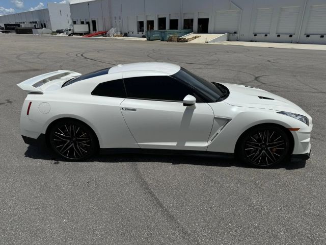 2024 Nissan Gt-r - Image 7