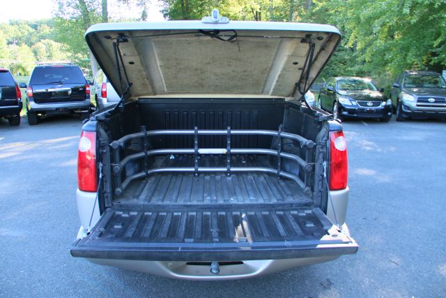 2004 Ford Explorer Sport Trac - Image 10