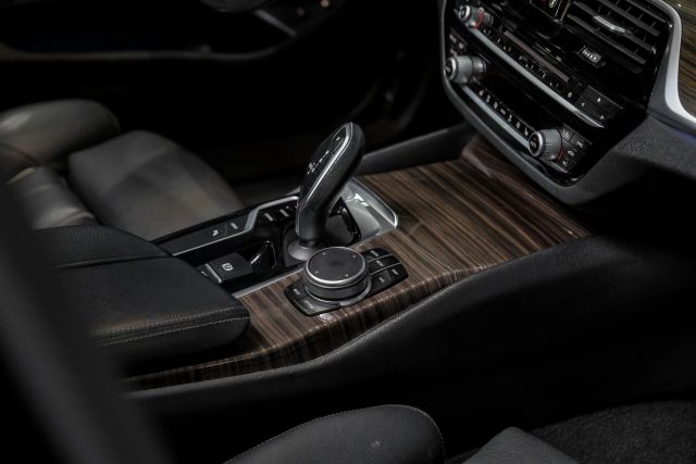 2018 Bmw 5 Series 530e Xdrive Iperformance Sedan 4d - Image 23