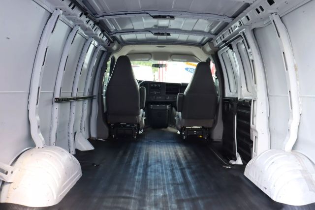 2016 Chevrolet Express 3500 Cargo - Image 7