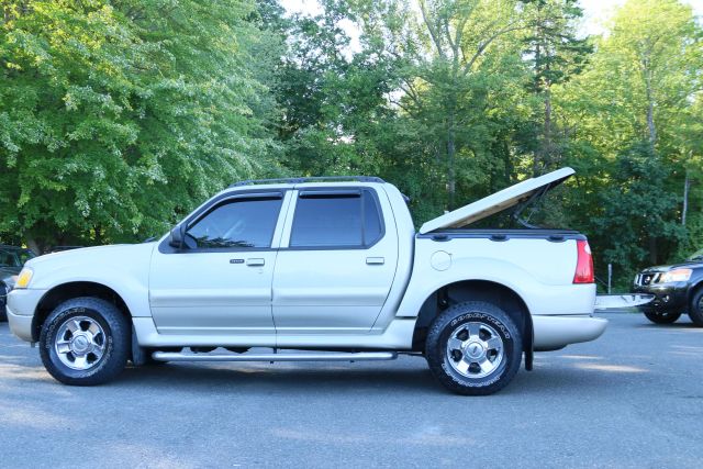 2004 Ford Explorer Sport Trac - Image 9
