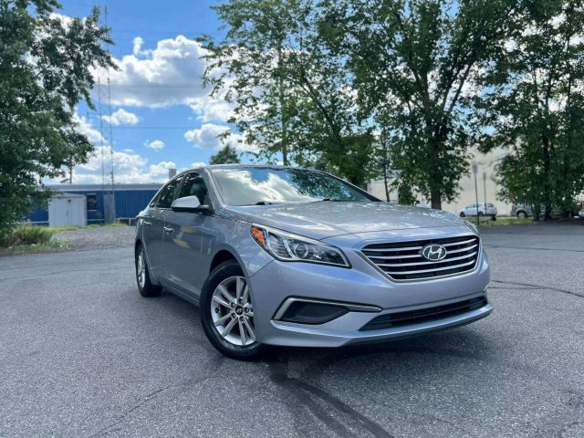 2017 Hyundai Sonata Sedan 4d - Image 1