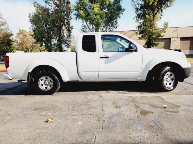 2019 Nissan Frontier King Cab - Image 4