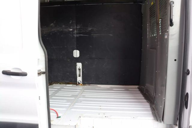2017 Ford Transit 250 Van - Image 10