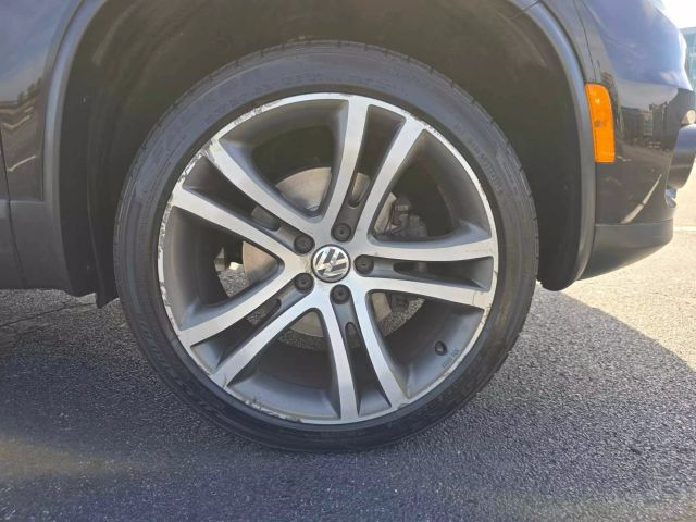 2017 Volkswagen Tiguan 2.0t Sel 4motion Sport Utility 4d - Image 16