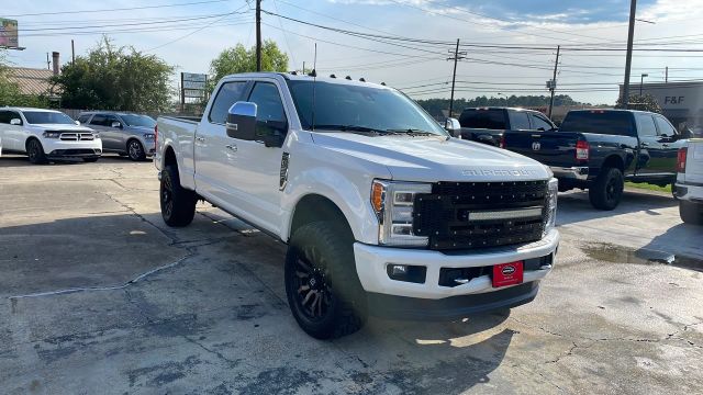 2019 Ford F250 Super Duty Crew Cab - Image 16