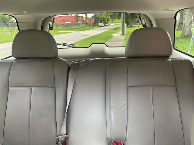 2005 Buick Rainier - Image 13