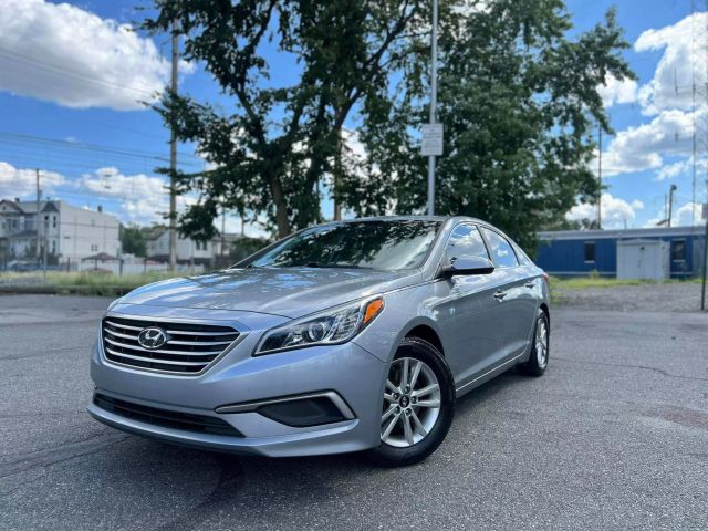2017 Hyundai Sonata Sedan 4d - Image 5