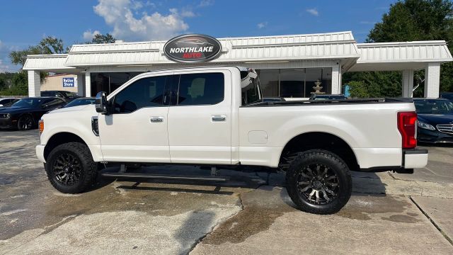 2019 Ford F250 Super Duty Crew Cab - Image 4