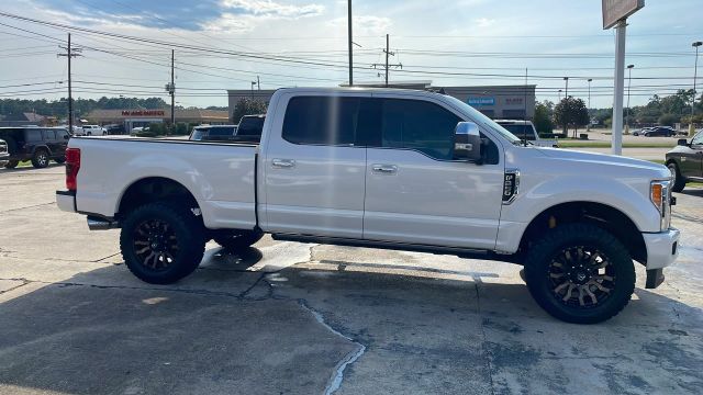 2019 Ford F250 Super Duty Crew Cab - Image 14