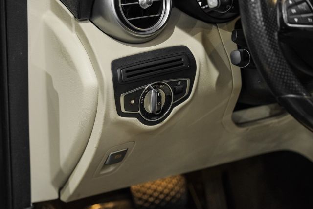 2016 Mercedes-benz Glc Glc 300 Sport Utility 4d - Image 31