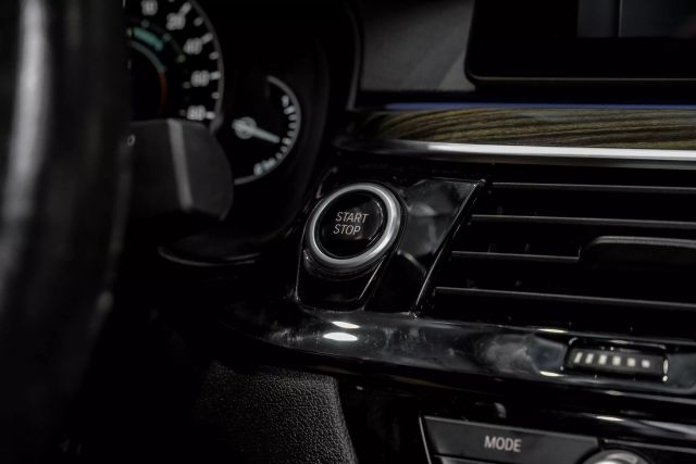2018 Bmw 5 Series 530e Xdrive Iperformance Sedan 4d - Image 19