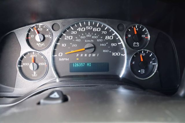 2016 Chevrolet Express 3500 Cargo - Image 4