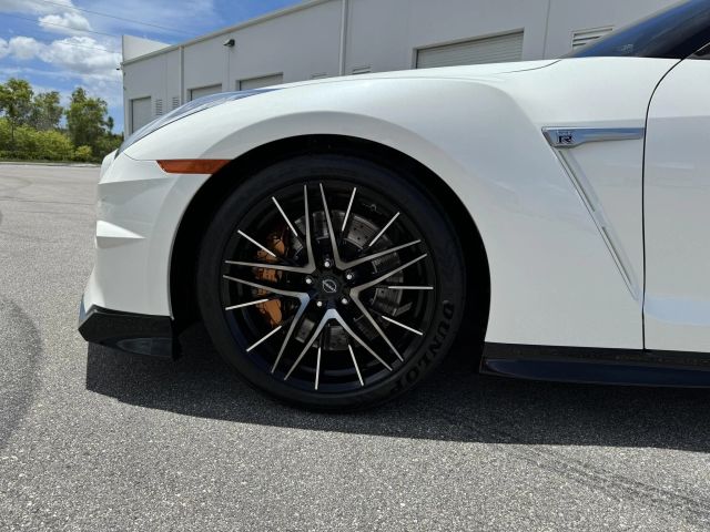 2024 Nissan Gt-r - Image 31