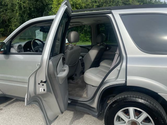 2005 Buick Rainier - Image 11