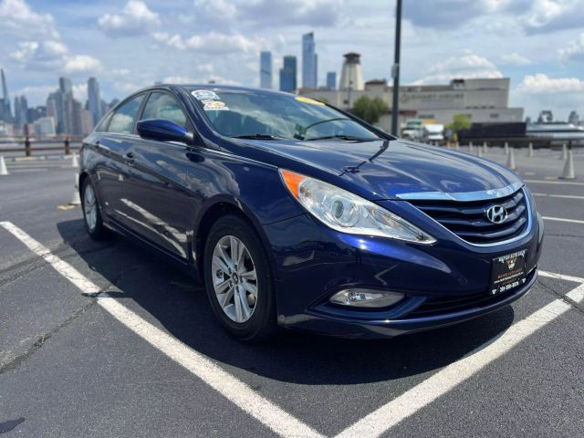 2013 Hyundai Sonata Gls Sedan 4d - Image 1