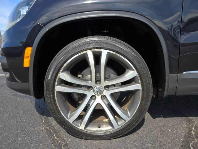 2017 Volkswagen Tiguan 2.0t Sel 4motion Sport Utility 4d - Image 17