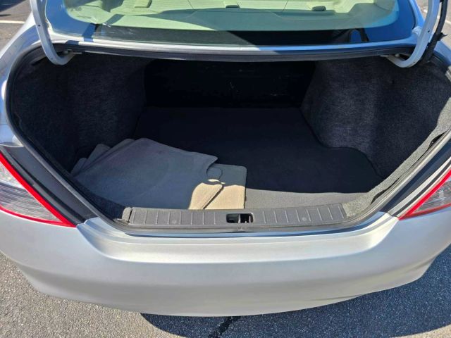 2013 Nissan Versa Sv Sedan 4d - Image 13