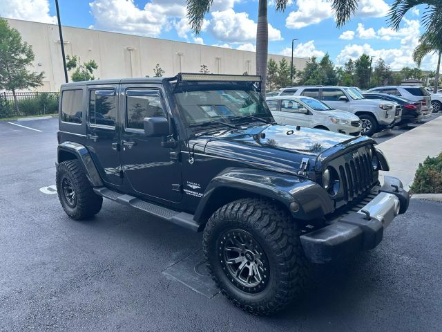 2011 Jeep Wrangler Unlimited Sahara photo 3