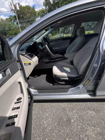 2017 Hyundai Sonata Sedan 4d - Image 12