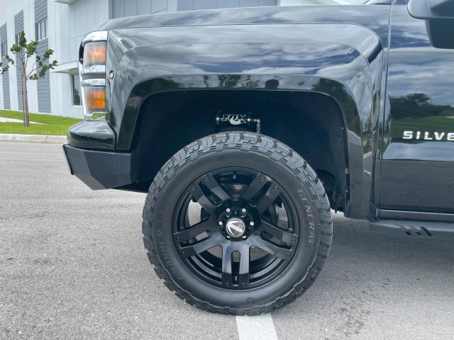 2015 Chevrolet Silverado 1500 Crew Cab - Image 37